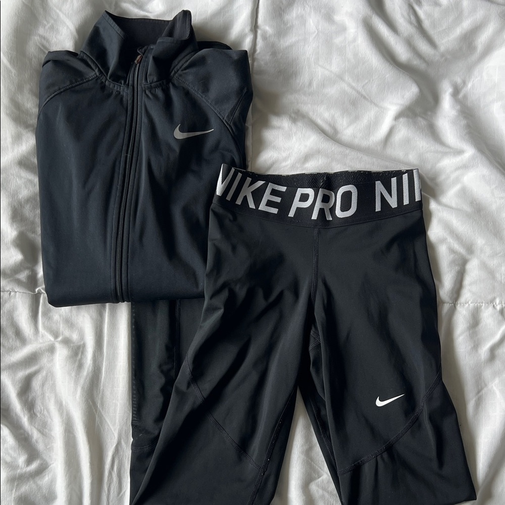Nike Black Zip up and legging size XS